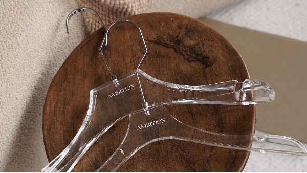 为什么这款亚克力衣架，能让衣服瞬间充满 ins 感？