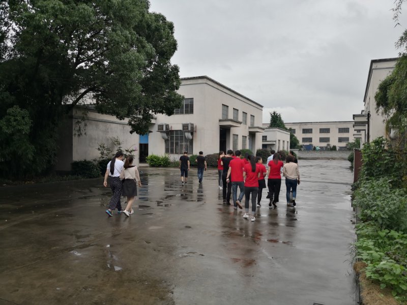 实木衣架哪个牌子好